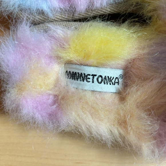 Minnetonka Lyla Slipper Rainbow Fuzzy Unicorn NEW - Picture 11 of 15